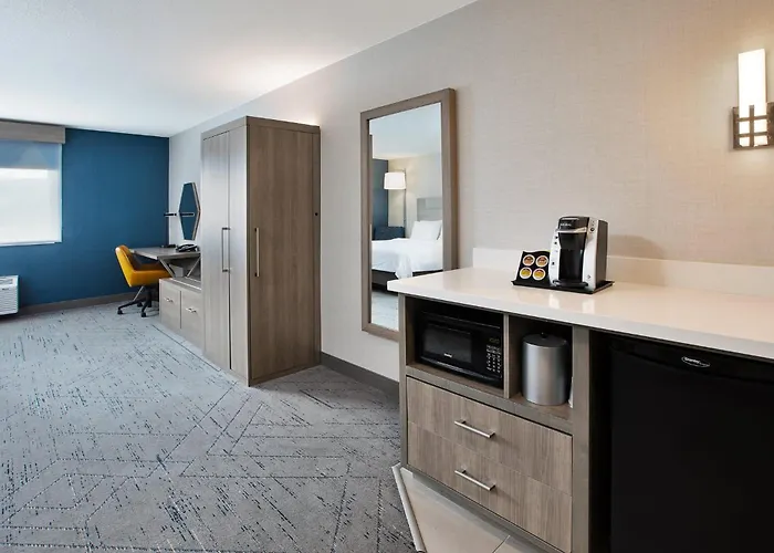 Hotel Express I-25 By Ihg 2*