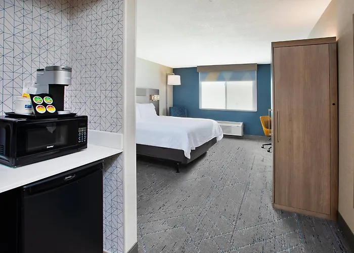 Hotel Express I-25 By Ihg 2*