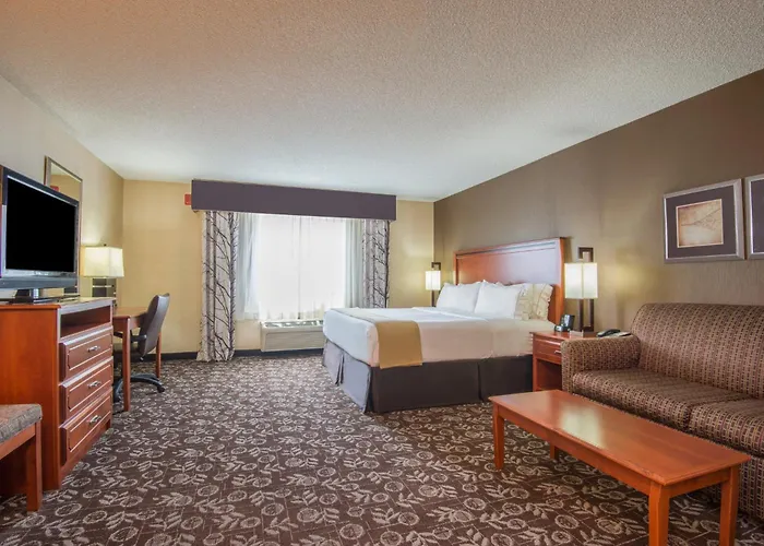 Hotel Express I-25 By Ihg 2*