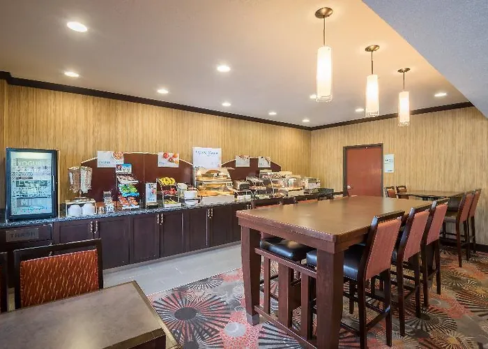 Express I-25 By Ihg Hotel 2*